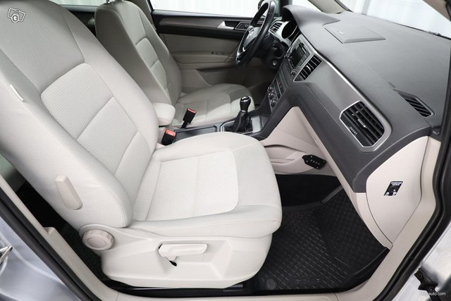 Volkswagen Golf Sportsvan 10