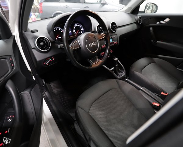 Audi A1 8
