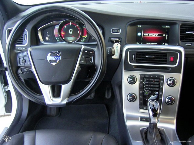Volvo V60 9