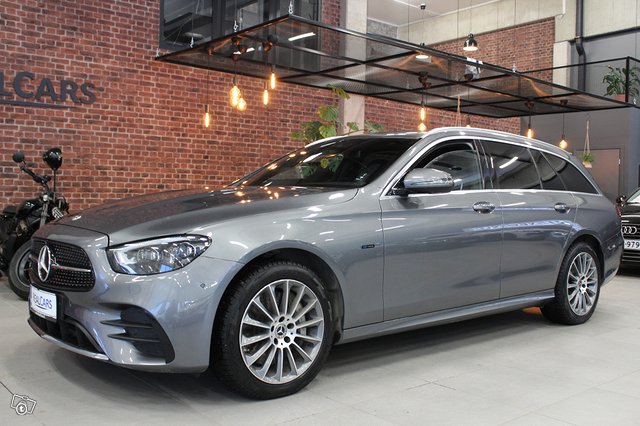 Mercedes-Benz E300 1
