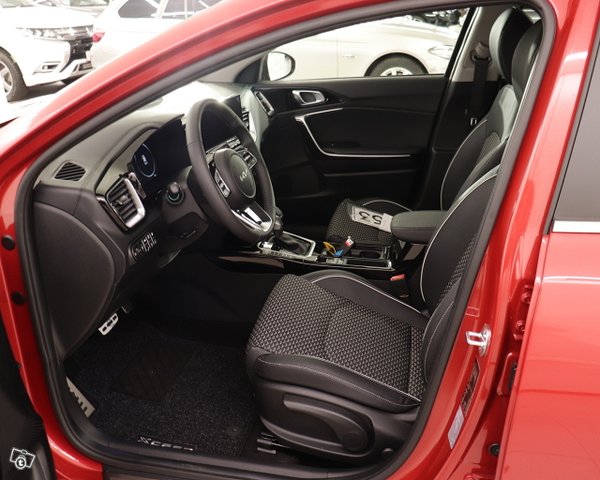 Kia XCeed 9