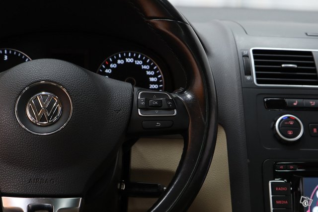 Volkswagen Touran 20