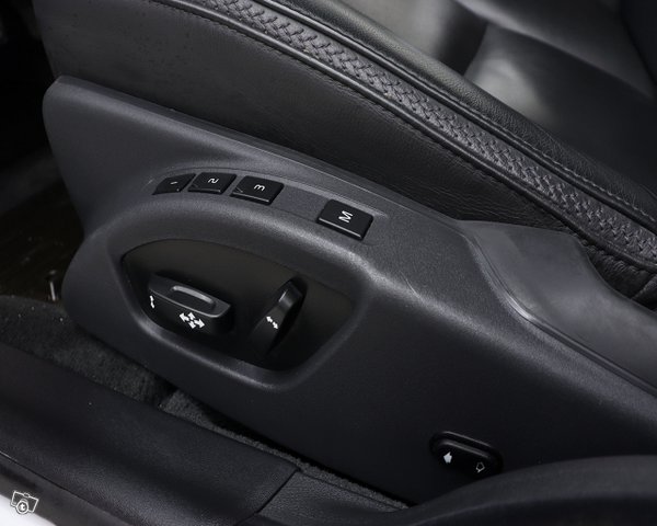 Volvo XC70 10