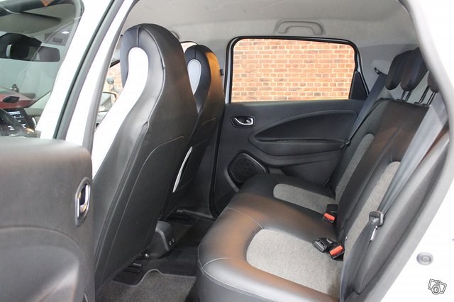 Renault ZOE 7
