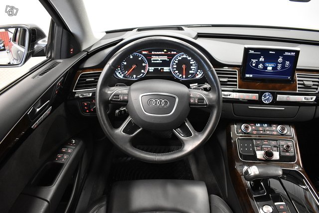 Audi A8 18