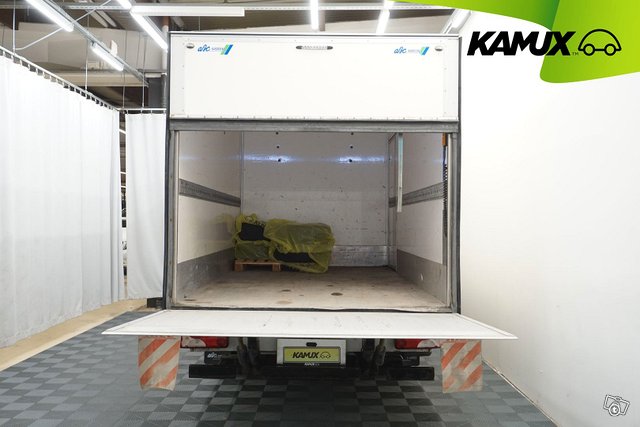 Mercedes-Benz Sprinter 10