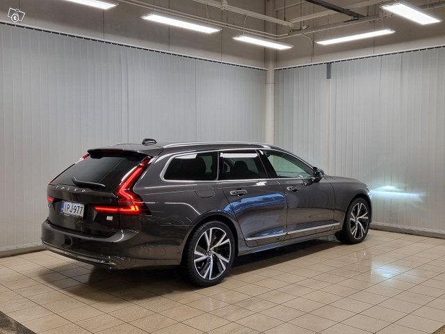 Volvo V90 12