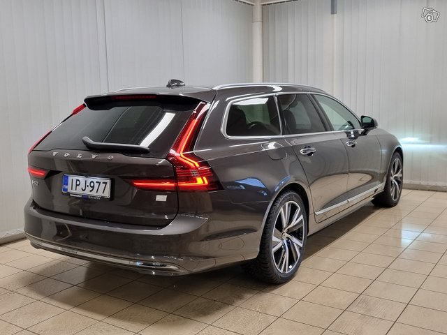 Volvo V90 13