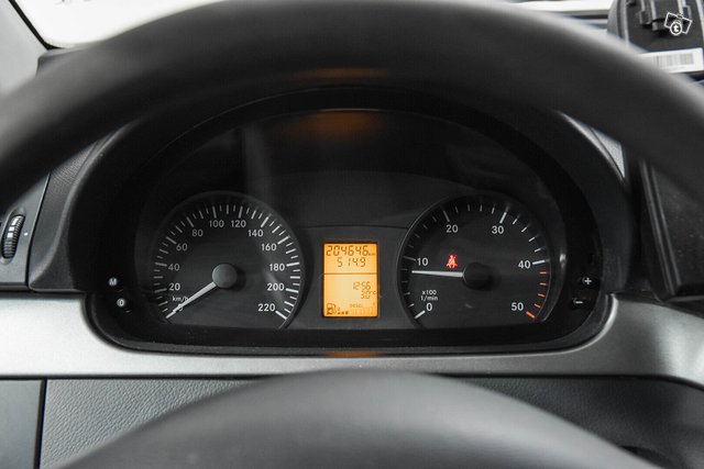Mercedes-Benz Vito 13
