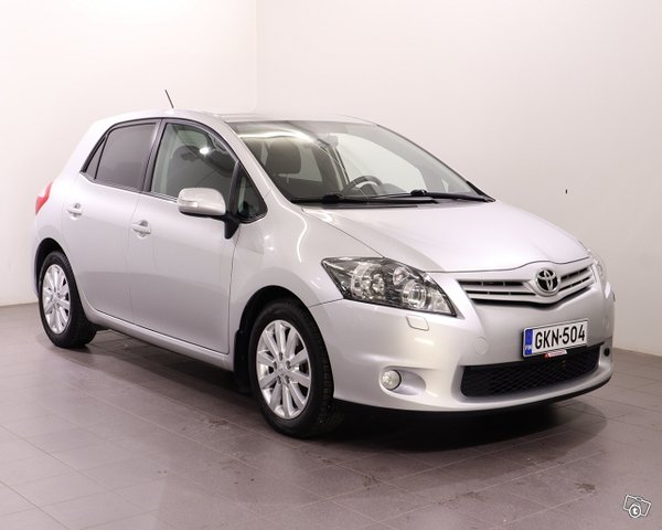 Toyota Auris 1