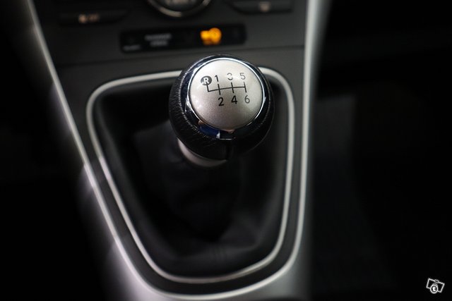 Toyota Auris 18