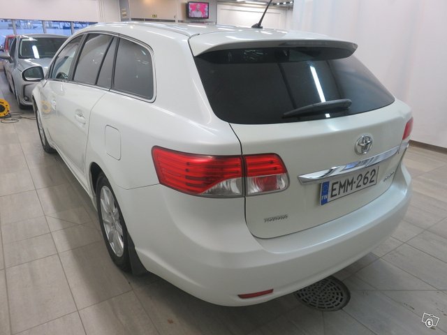 Toyota Avensis 11