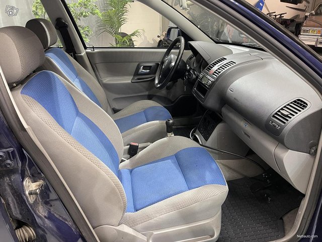 Volkswagen Polo 13