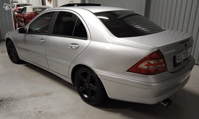 Mercedes-Benz C 4