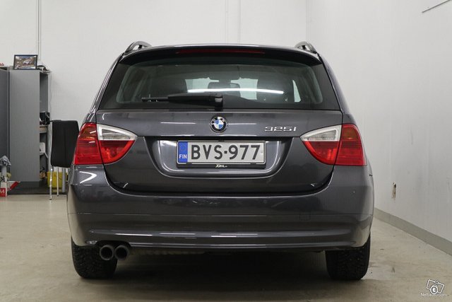BMW 325 5