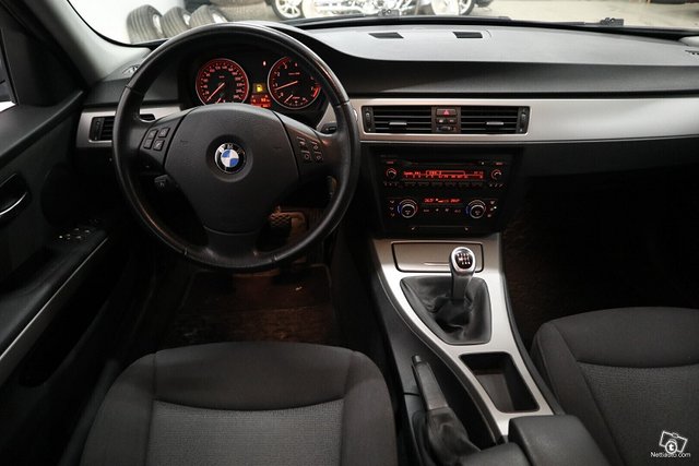 BMW 325 8