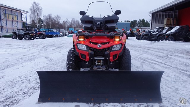 Can-Am Outlander 8