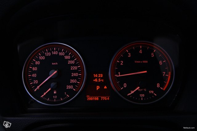 BMW 335 23
