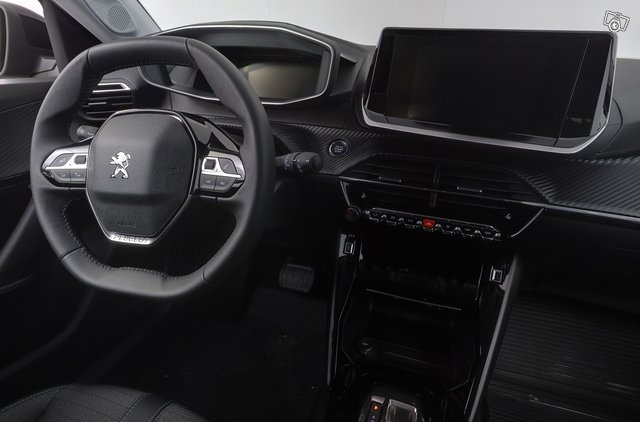 PEUGEOT E-2008 9