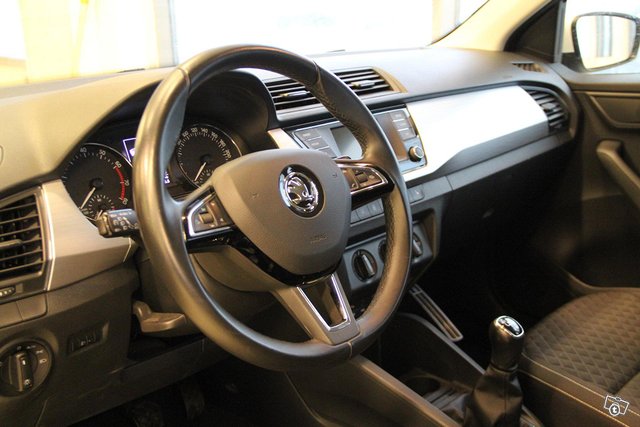Skoda Fabia 11