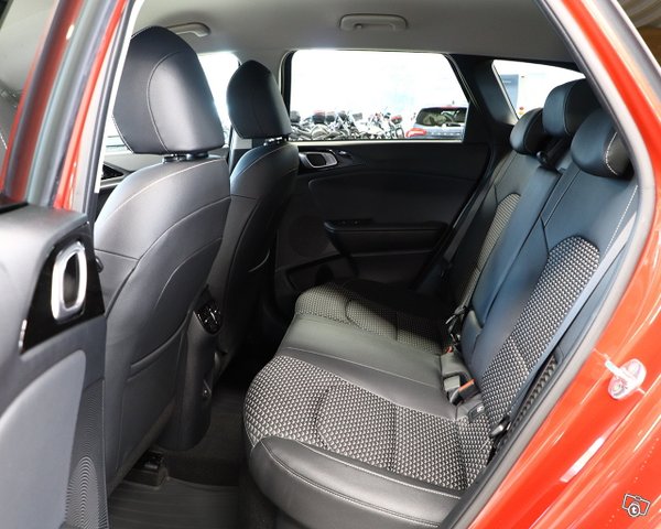 Kia Ceed 8