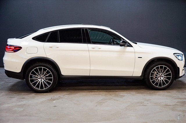 Mercedes-Benz GLC 8