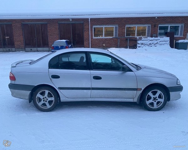 Toyota Avensis 5