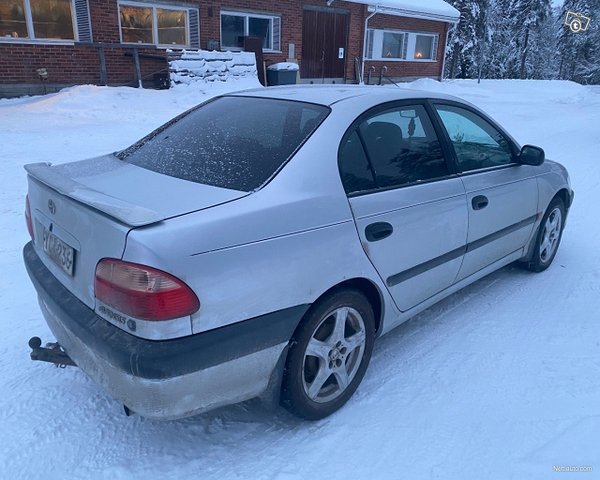 Toyota Avensis 6