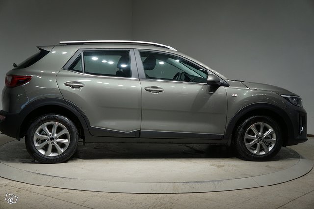 Kia STONIC 4