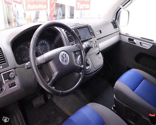 Volkswagen Multivan 11