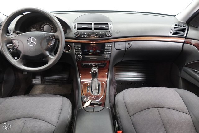 MERCEDES-BENZ E 13