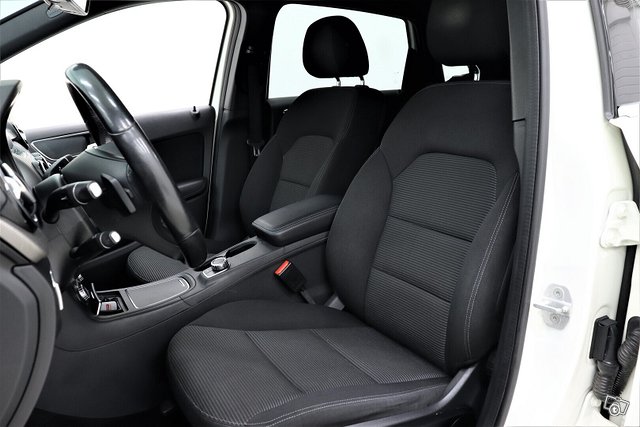 Mercedes-Benz B 9