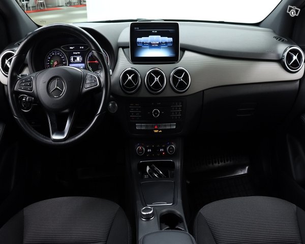 Mercedes-Benz B 12