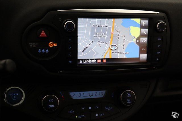 Toyota Yaris 13