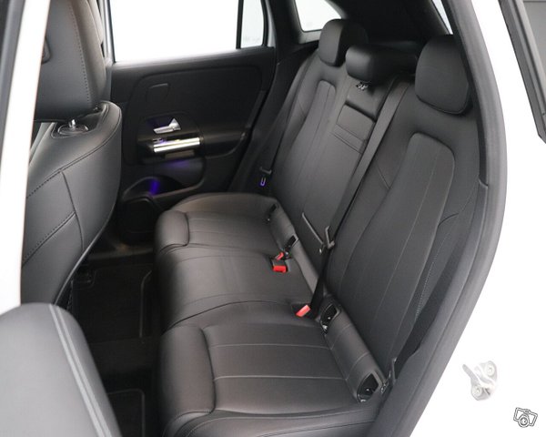 Mercedes-Benz EQA 19