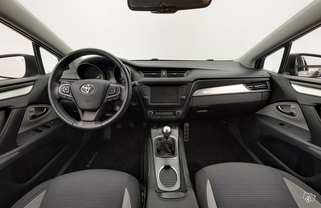 Toyota Avensis 11