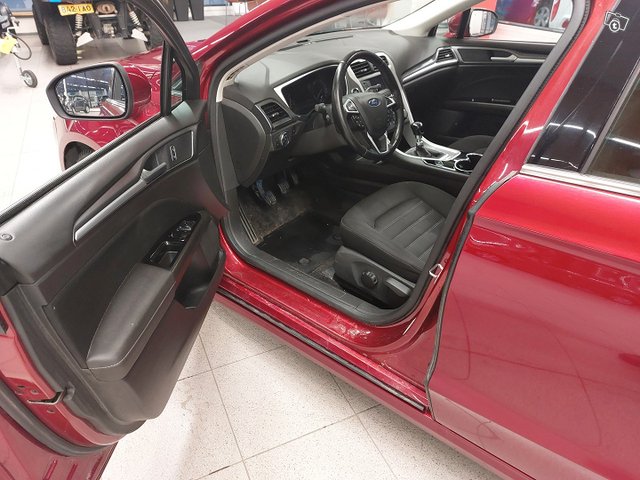 Ford Mondeo 10