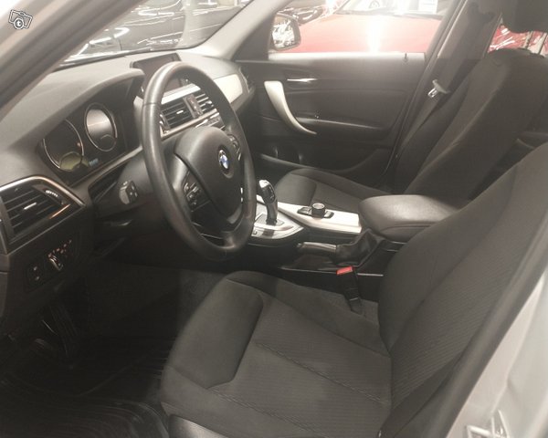 BMW 118 8
