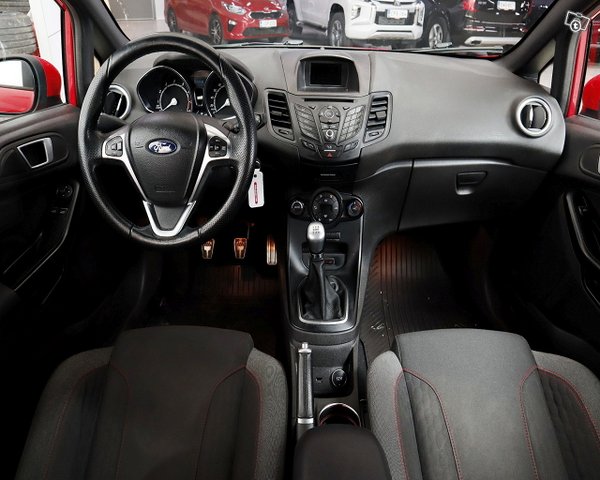 Ford Fiesta 12
