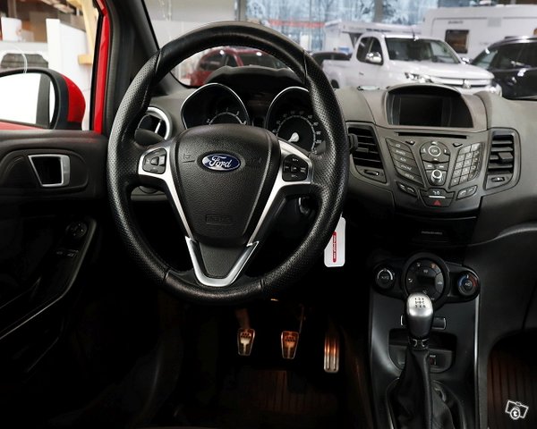 Ford Fiesta 13