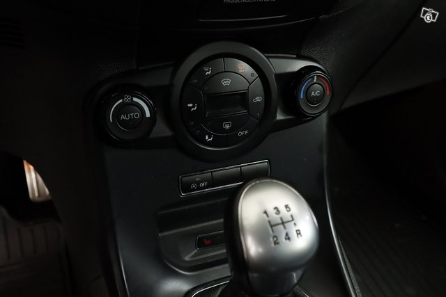 Ford Fiesta 15