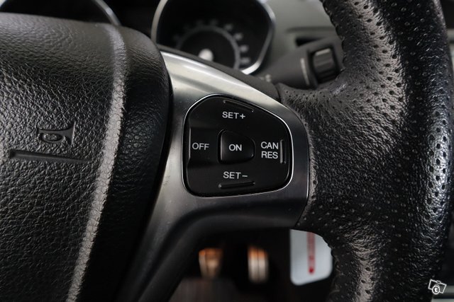 Ford Fiesta 16