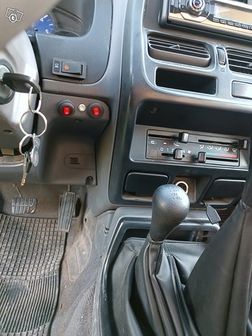 Nissan King Cab 12
