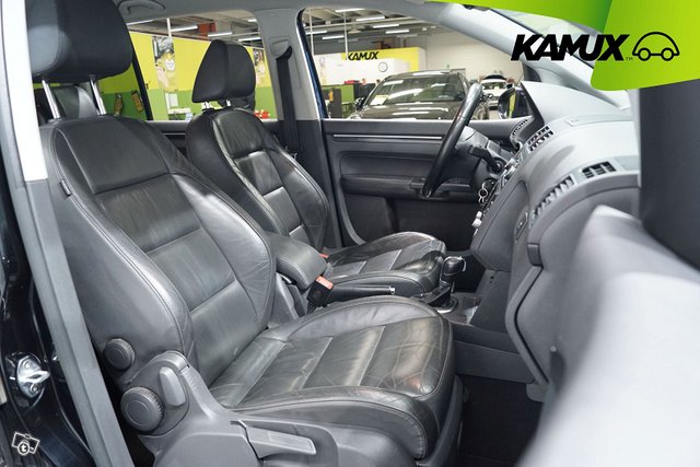 Volkswagen Touran 11