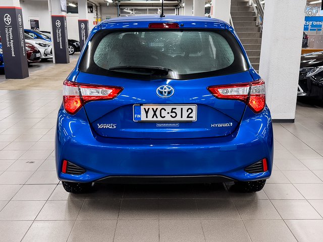 Toyota Yaris 4
