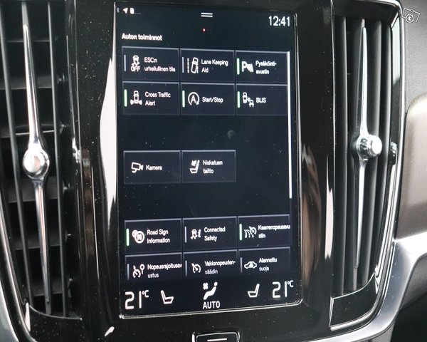 Volvo V90 Cross Country 17