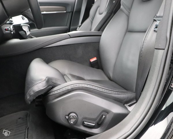 Volvo V90 Cross Country 22