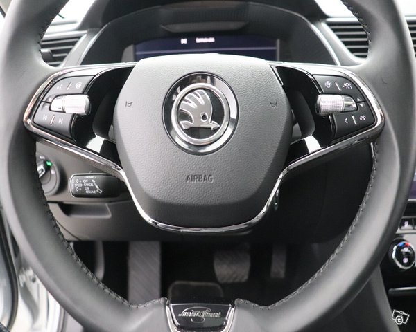 SKODA SUPERB 21