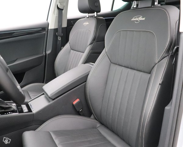 SKODA SUPERB 23