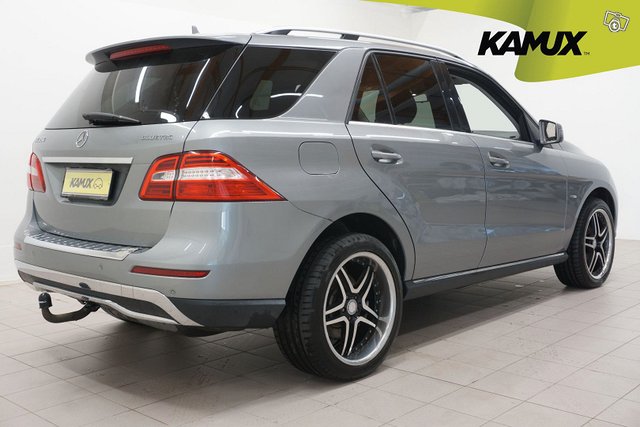 Mercedes-Benz ML 4
